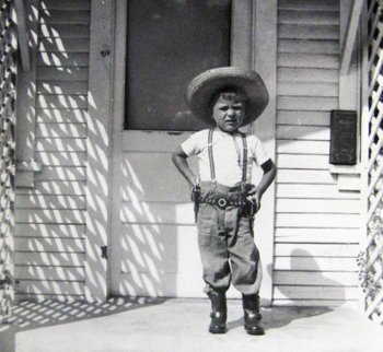 Dan cuando tenía 5 años en el este de Los Ángeles, California (1950)